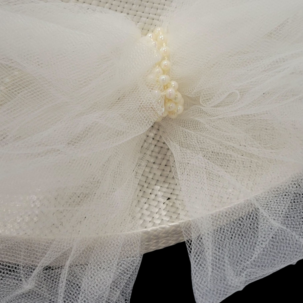 Unbranded Chic Cream Women's Elegant Straw Hat W/ Faux Pearls, Mesh & Bow NWOT - Picture 7 of 10